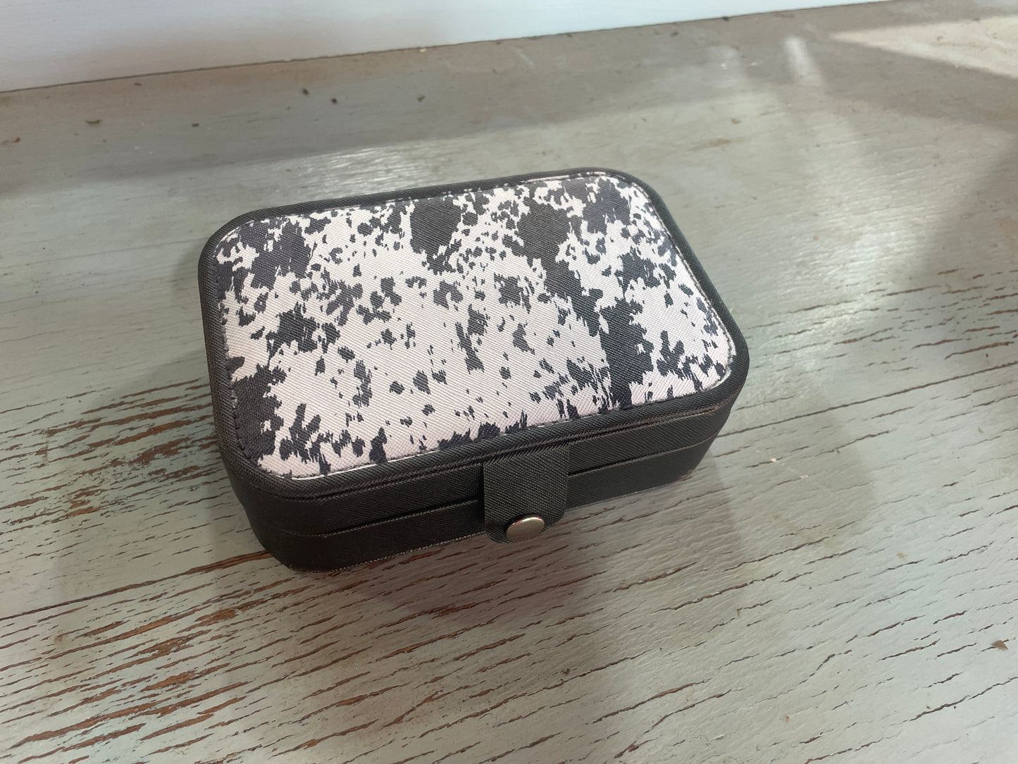 Boutique Jewelry Travel Case β Large Organizer with Dividers (Cow Print, Cheetah, Gingham)
